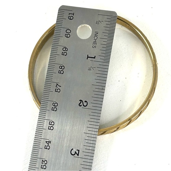 Monet Brushed & Shiny Gold Tone Bangle Vintage - Picture 5 of 10